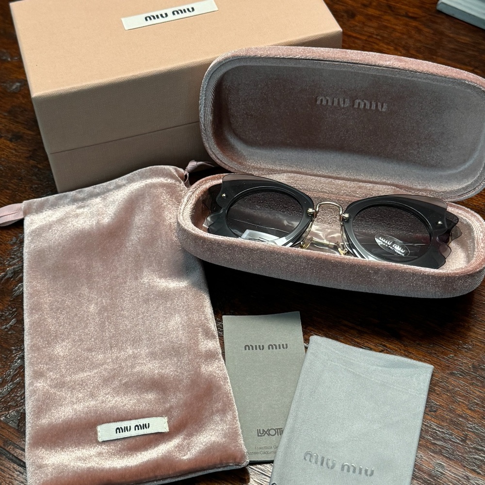 MIU MIU Butterfly Sunglasses NEW IN BOX! 63mm AUTHENTIC! Made in Italy! - Picture 9 of 13